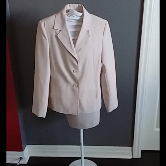Cream mini skirt suit